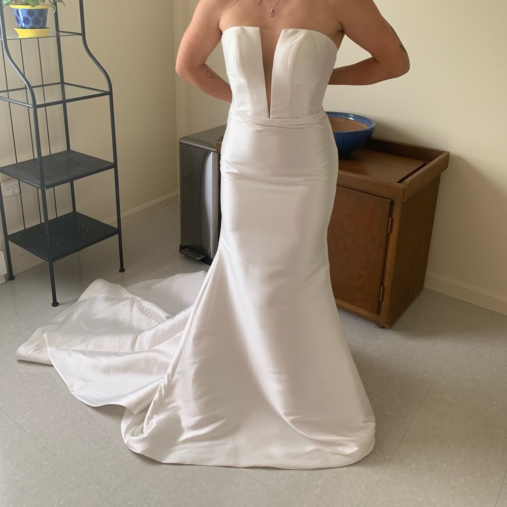 Wedding Dress- Never Altered!